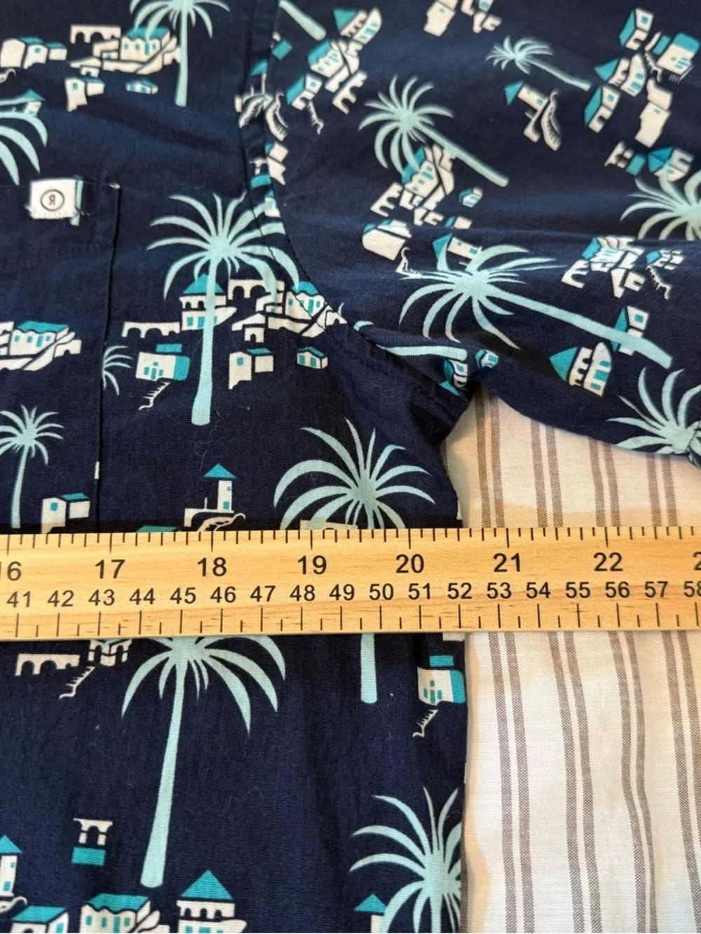 Reverse Threads Men’s Short Sleeve Button Down Shirt Size M - Picture 8 of 14